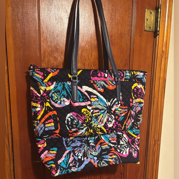 VERA BRADLEY Iconic Get Carried Away Butterfly Flutter Print Tote Bag - Picture 3 of 7